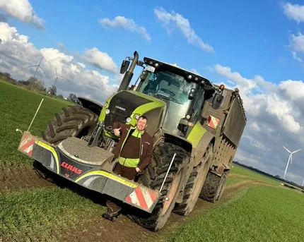 Customer tractor with a TractorBumper