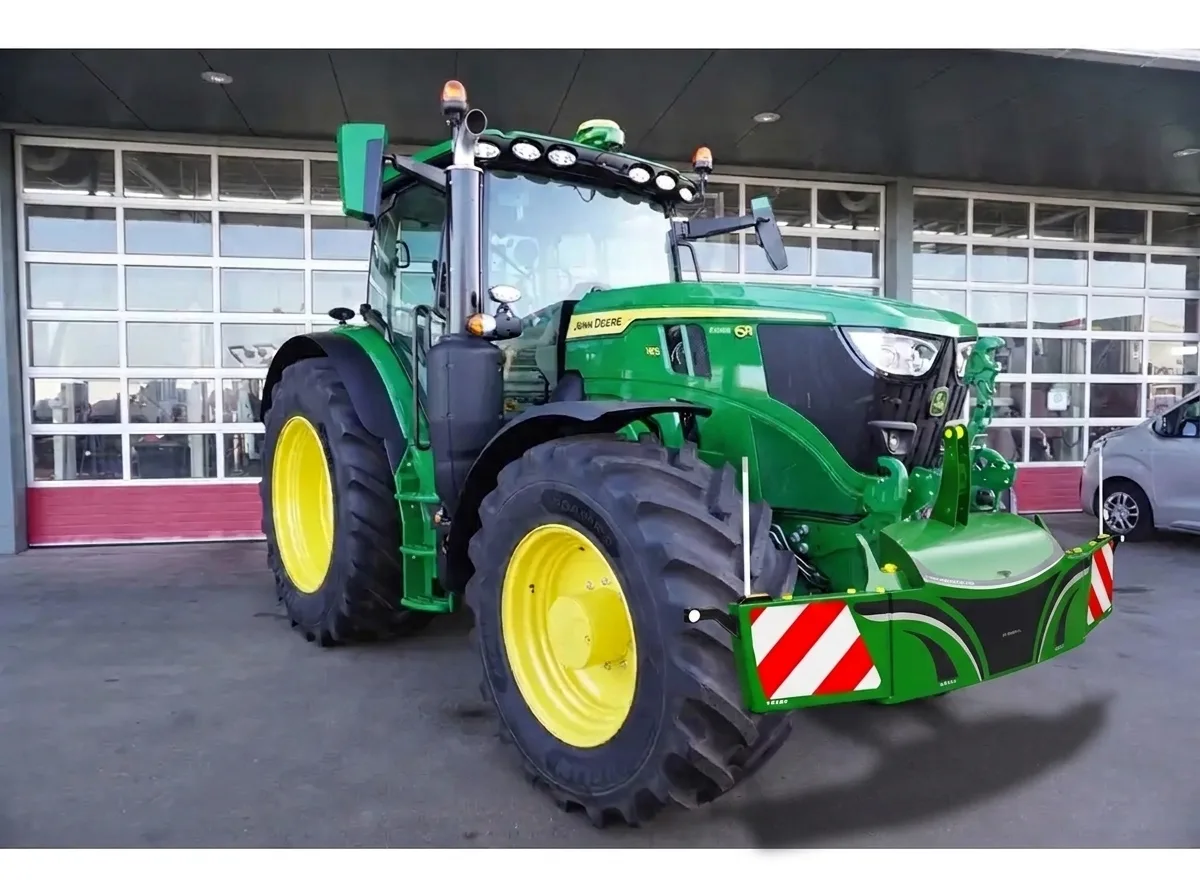 Traktor med en TractorBumper
