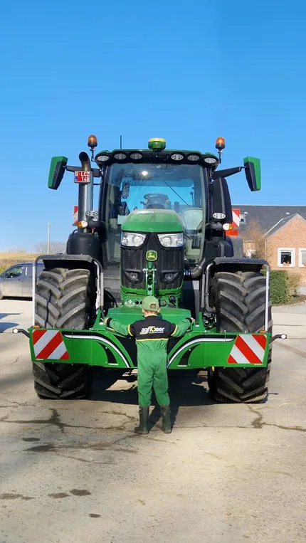 Customer tractor with a TractorBumper
