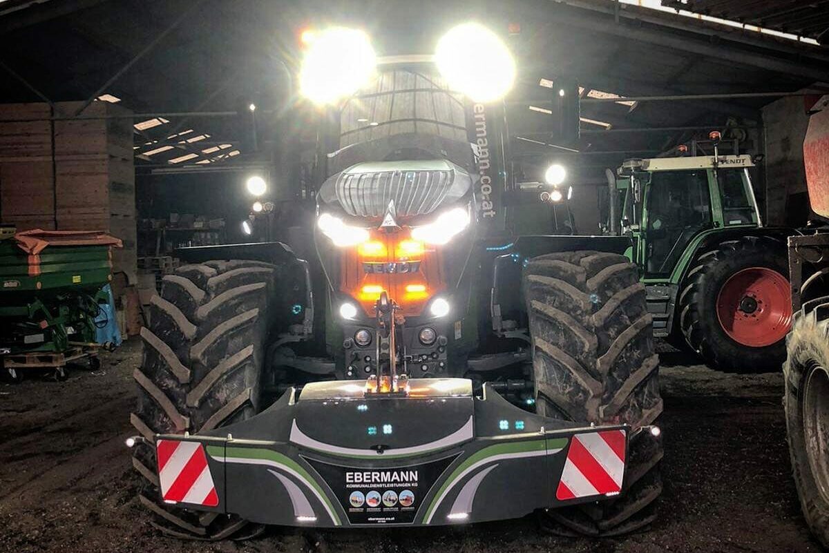 Tractor with a TractorBumper at AgroTechniek Holland